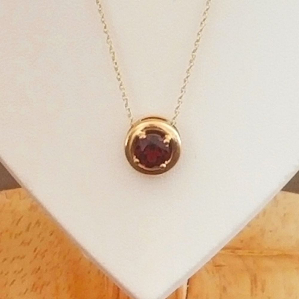 10K Gold Garnet Pendant Necklace - Picture 3 of 12